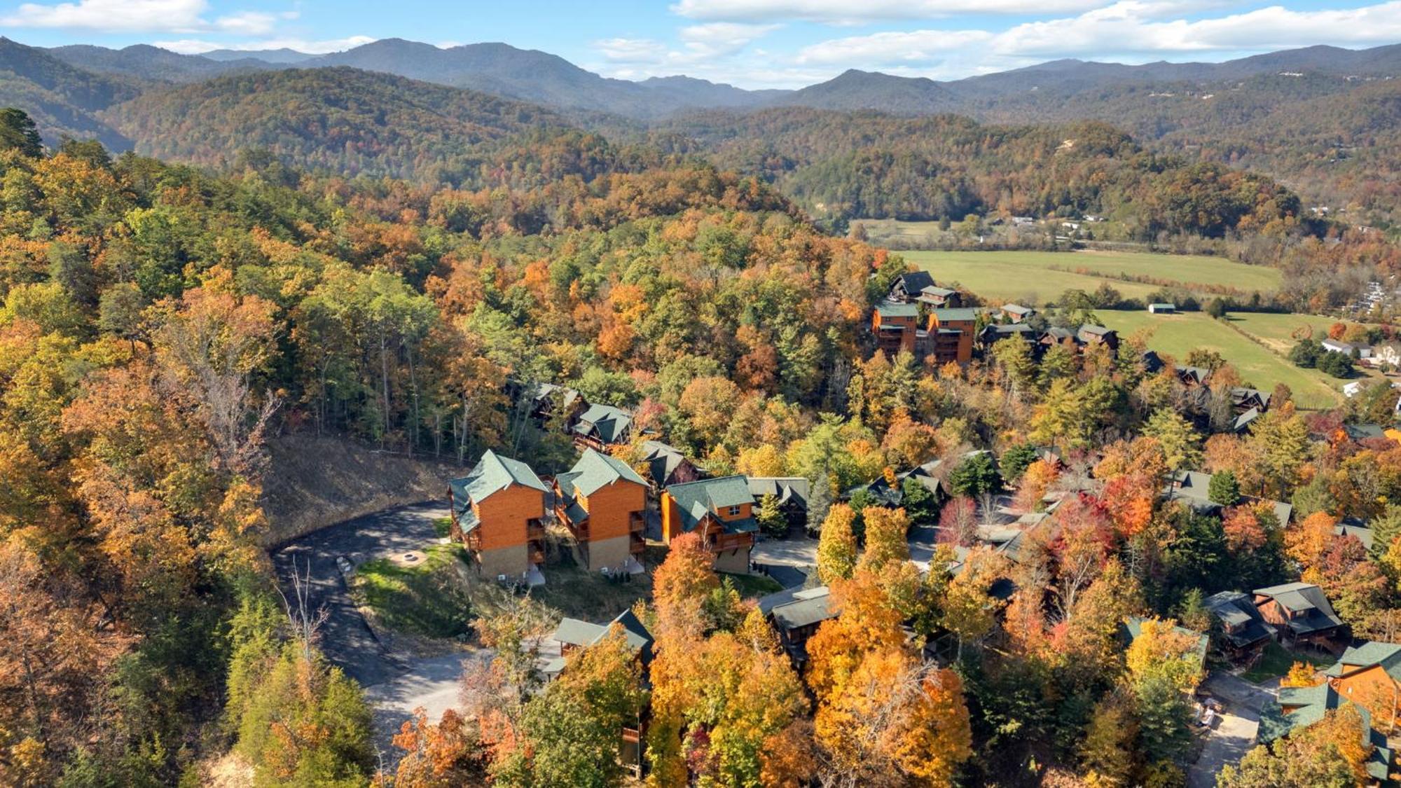 New Luxury Cabin With Indoor Pool, Hot Tub, & Theater Villa Pigeon Forge Buitenkant foto