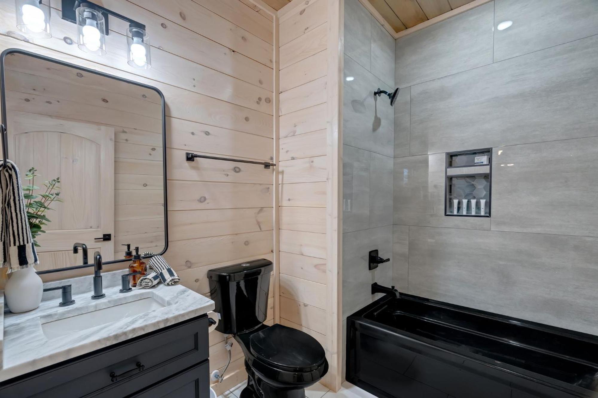 New Luxury Cabin With Indoor Pool, Hot Tub, & Theater Villa Pigeon Forge Buitenkant foto